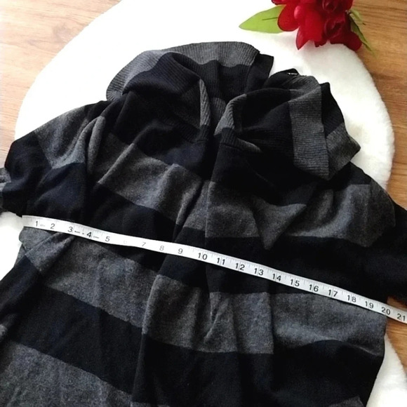 Victor Alfaro Wool Blend Drape Fit Cardigan - Picture 5 of 9